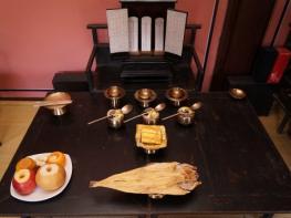 '차례'는 '제사'와 다르다,, 차례는 제사가 아니라 예를 올리는 의식 기사 이미지