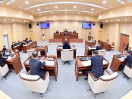 청송군의회, 제286회 임시회 및 의원간담회 개최 기사 이미지