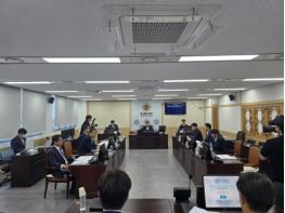 경상북도의회 행정보건복지위원회, 경상북도 시·군 선거구와 선거구별 의원정수 심사   기사 이미지